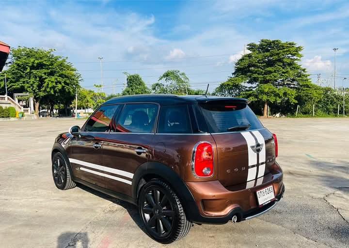 MINI COUNTRYMAN สีน้ำตาล 4