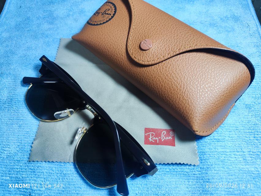 RayBan Clubmaster Classic รหัสรุ่นRB3016 รหัสสีW0316(กรอบสีดำ-ทอง/เลนส์กระจกสีเขียวG-15 ผลิตในยุคปัจจุบัน(ยุค Luxottica Italy) รูปที่ 2