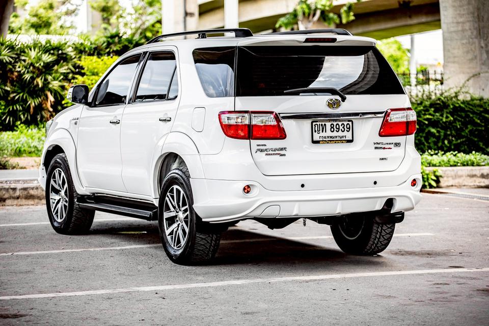 TOYOTA FORTUNER 3.0V 4WD สีเทา เกียร์ออโต้ ปี 2011   8