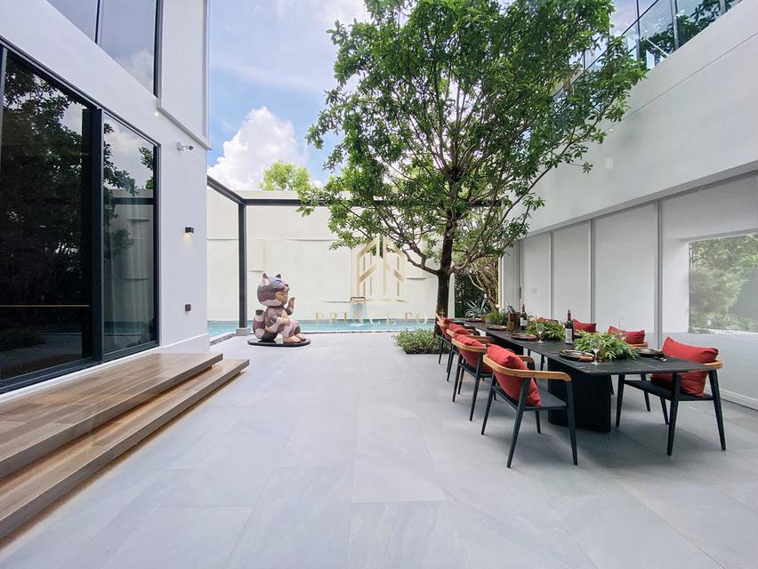VIVE New Krungthep Kreetha 3-Storey Modern Show Home 3