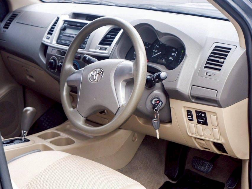 รหัสรถ QT3006 Toyota Vigo 2.5 E Prerunner Double Cab เกียร์ Auto VN Turbo สีเทา ปี2013 14