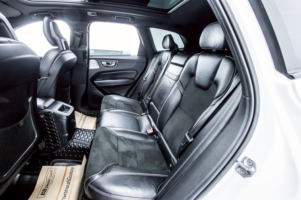 VOLVO XC60 2.0 RECHARGE T8 R-DESIGN 2018