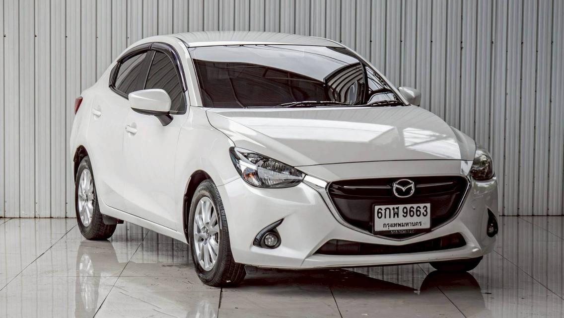 MAZDA MAZDA2 1.3 High Connect ปี 2017 สีขาว โฉม ปี14-ปัจจุบัน 4Dr