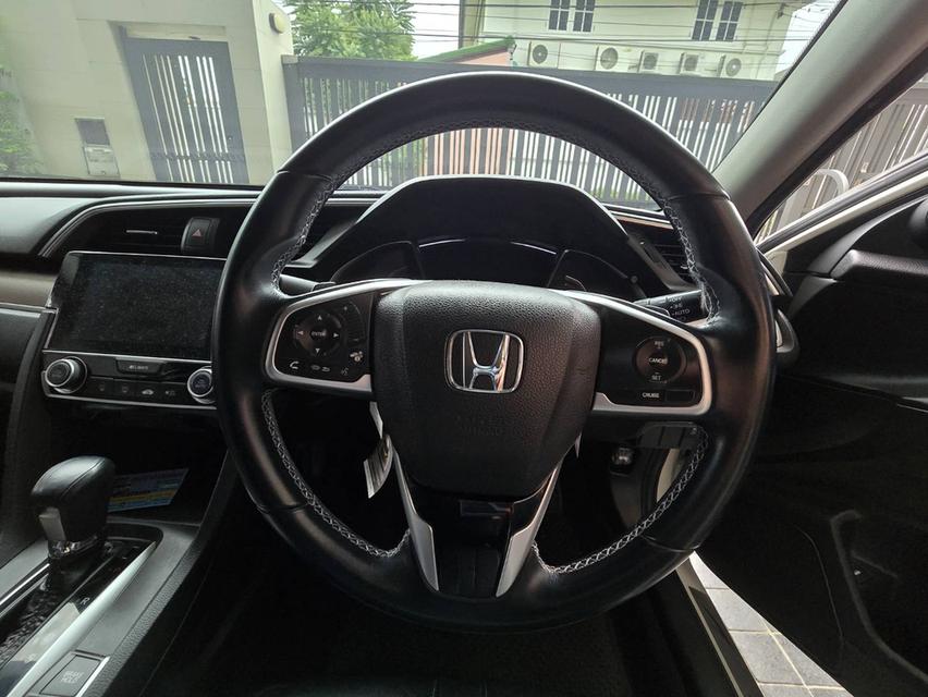 [ ขาย ]  Honda Civic 1.5 Turbo RS - 2016, สีขาว รถเดิมออกจากศูนย์ 6