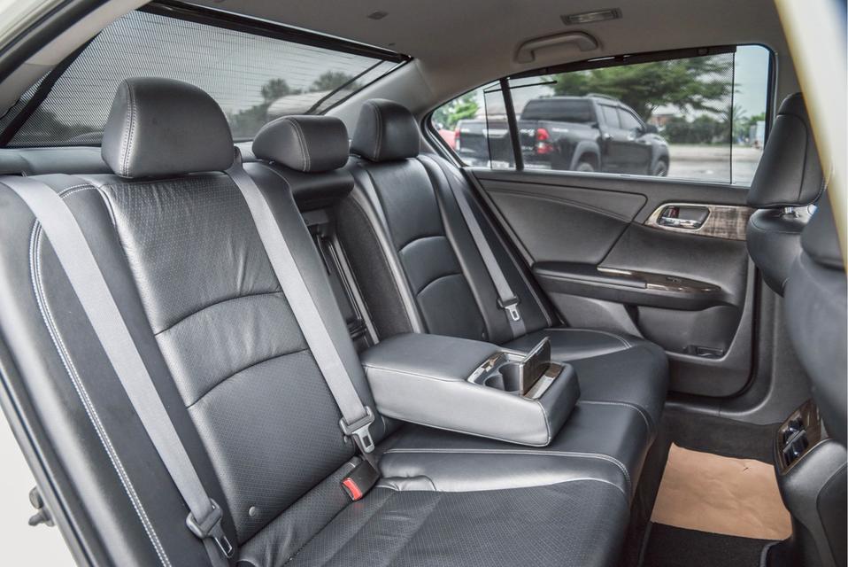 Honda Accord 2.0 E AT 2017 รถสวย พร้อมขับ 13