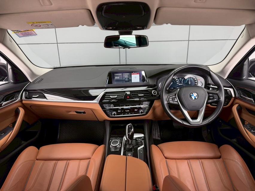 2019 BMW SERIES 5, 530e 2.0 ELITEโฉม G30 ปี17-24 สีเทา Plug-in Hybrid รูปที่ 5