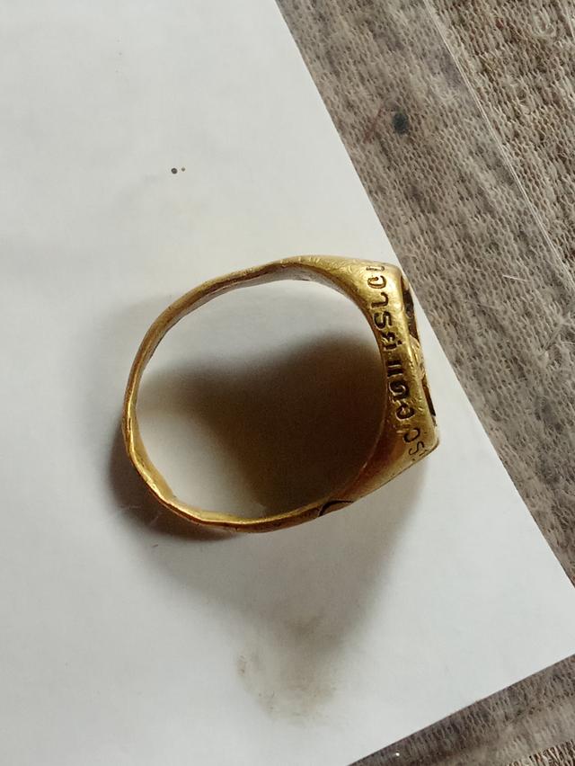 แหวนพระกับ พระเครื่อง