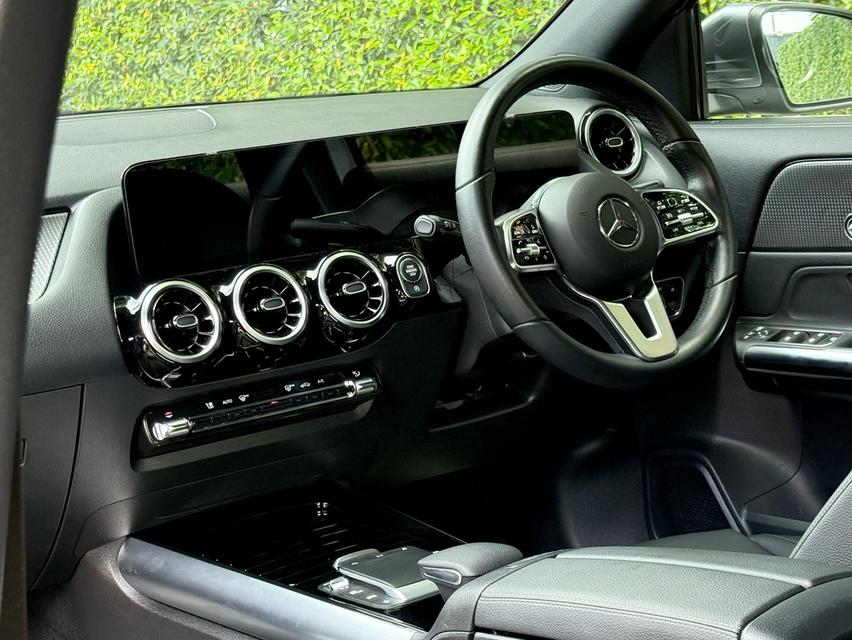 2022 BENZ GLA 200 รถมือเดียวออกป้ายแดง วิ่งน้อยเพียง 5X,XXX กม รถเข้าศูนย์ทุกระยะ ไม่เคยมีอุบัติเหตุครับ 13