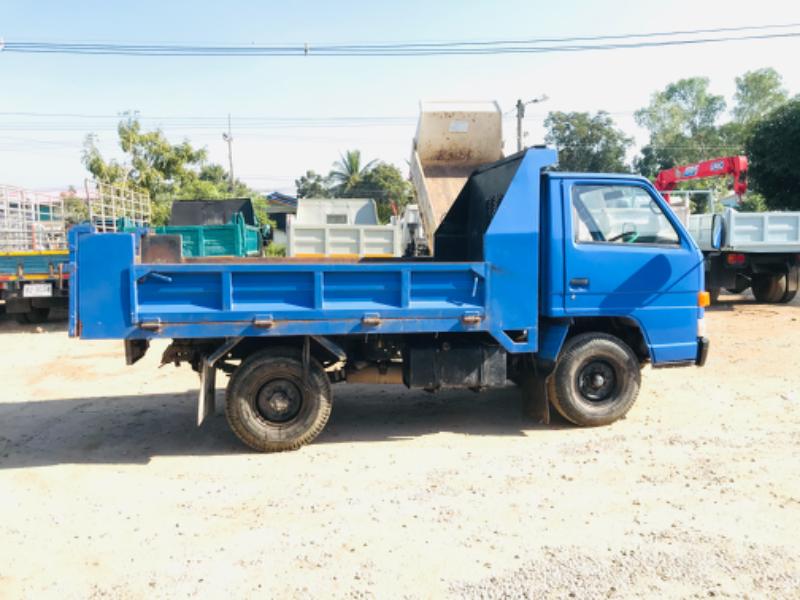 รถบรรทุก 4 ล้อดั้มพ์ ISUZU NKR 110HP 2