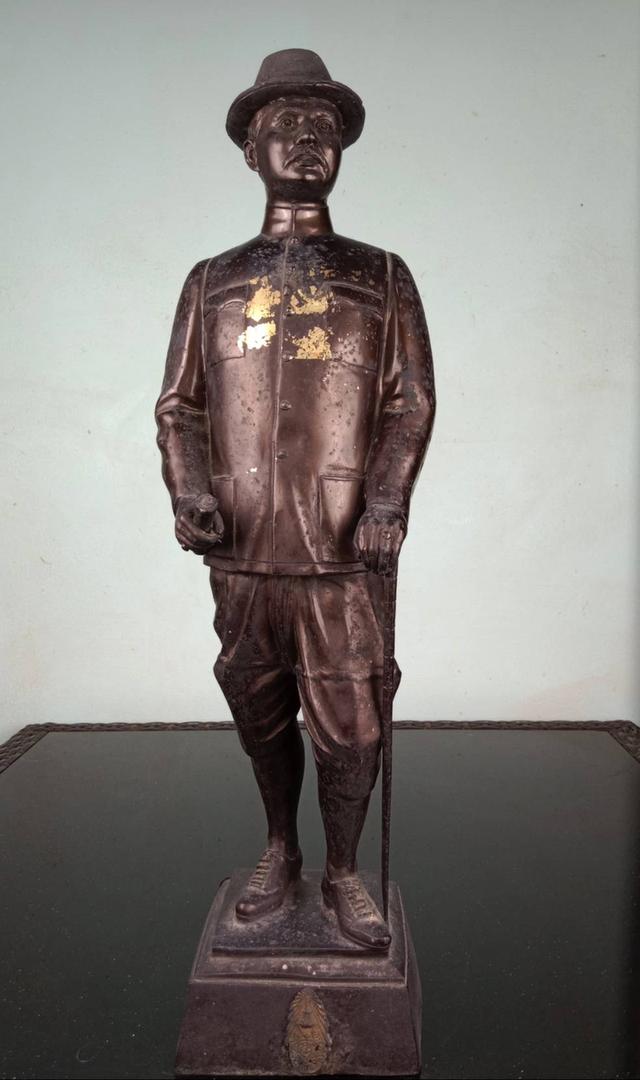702.พระบรมรูปหล่อในหลวงรัชกาลที่ 5 พระบาทสมเด็จพระจุลจอมเกล้าเจ้าอยู่หัว