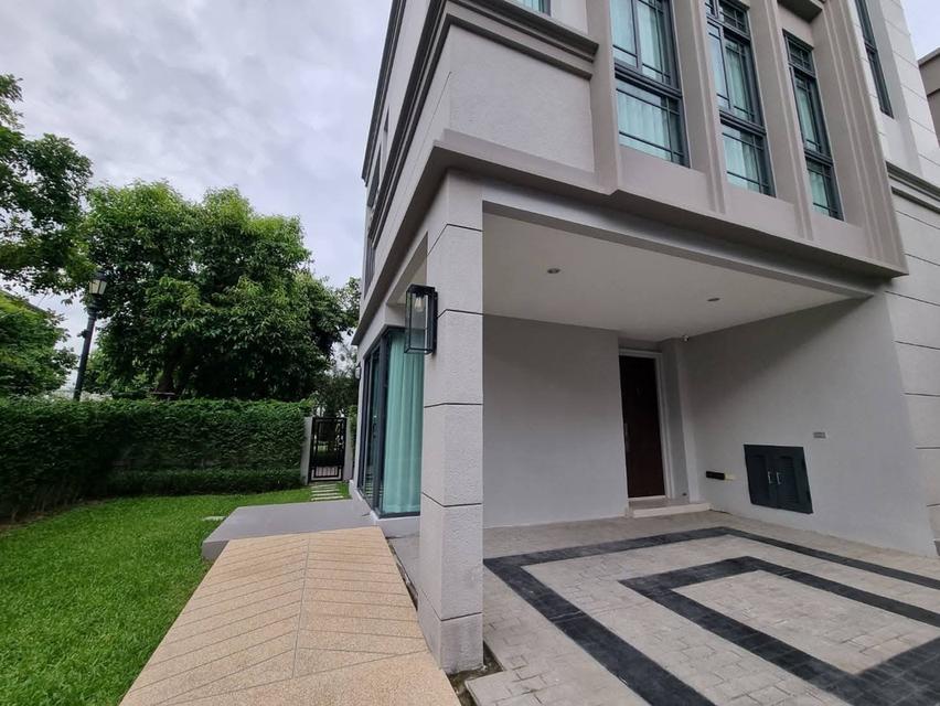 ขายบ้านเดี่ยว 3 ชั้น แบบ Duplex (บ้านแฝด)  โครงการ The Sonne ศรีนครินทร์–บางนา 2