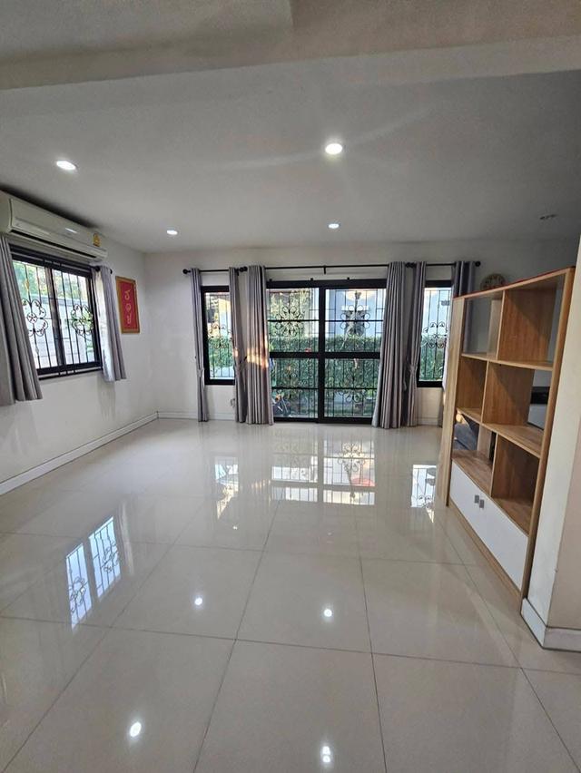 ขายบ้านเดี่ยว ม.ดีไลท์ ท่าอิฐ นนทบุรี 58 ตารางวา 3ห้องนอน 3ห้องน้ำ แอร์4 พร้อมเฟอร์นิเจอร์ครบ ราคา 4,700,000 บาท สนใจติดต่อได้ที่เบอร์ 091-8196311 7