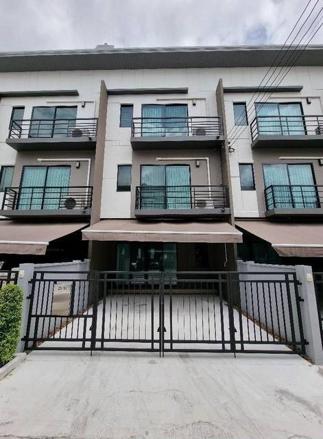 ให้เช่า ทาวน์โฮม 3 ชั้น บ้านกลางเมือง รามอินทรา Baan Klang Muang Ramintra ถนนกาญจนาภิเษก 6/1 บางเขน