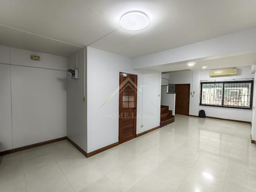 ทาวน์เฮ้าส์ 2 ชั้น หมู่บ้าน ศุภาลัยวิลล์ รัตนาธิเบศร์ 18 ใกล้รถไฟฟ้า 3