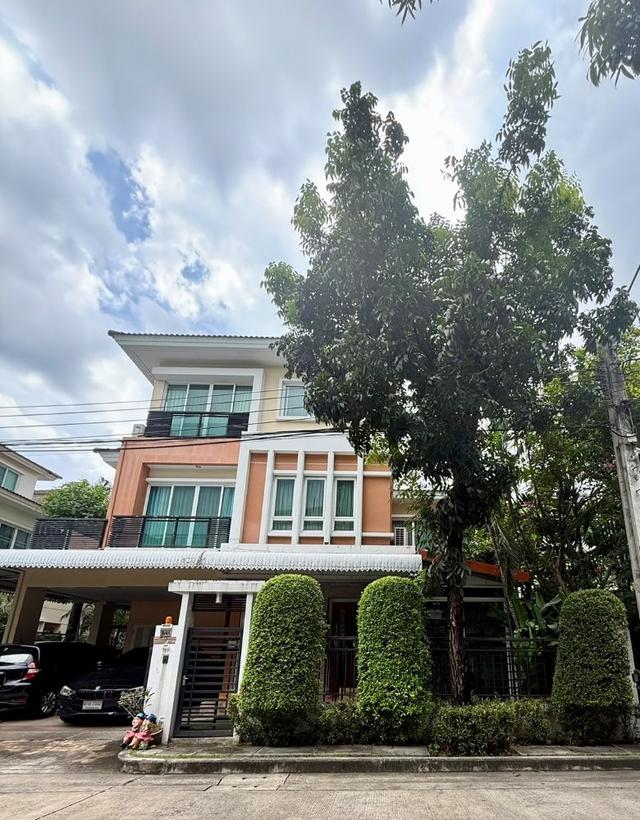 ขายบ้านเดี่ยว 3 ชั้น หมู่บ้านบางกอก บูเลอวาร์ด รามอินทรา กม.2 ทำเลดี เดินทางสะดวก 1