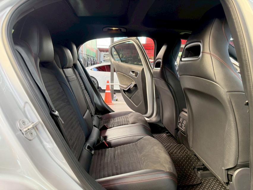 Mercedes-benz GLA250 2.0 ปี2016รถบ้านแท้  ใช้งานน้อย 67,000 กม.  11
