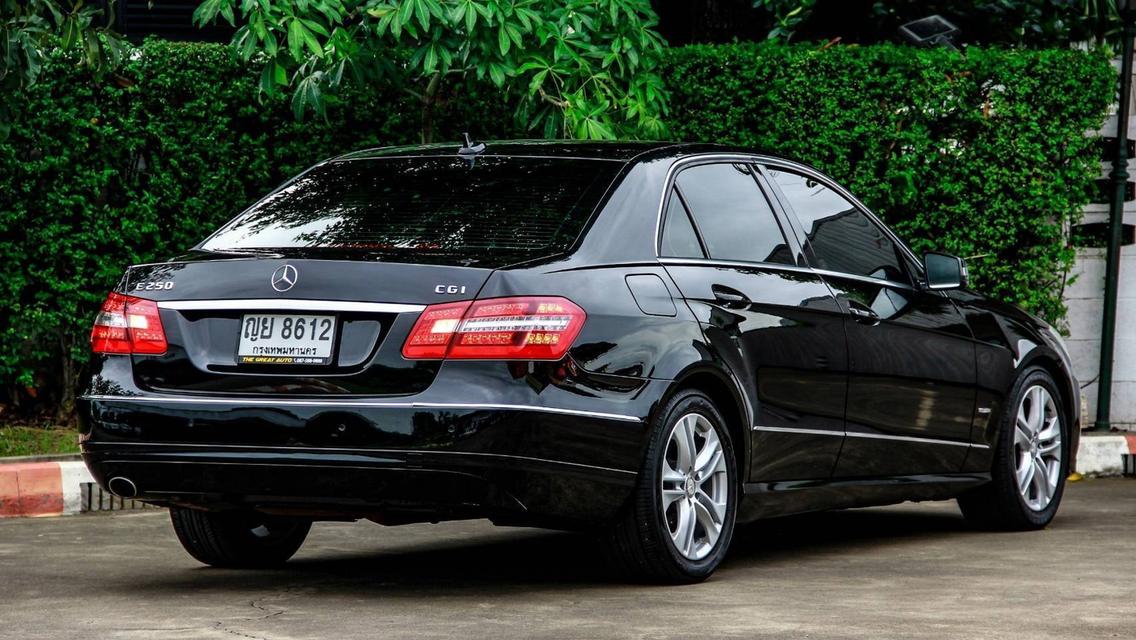 Mercedes-BENZ E-CLASS E250 1.8 CGI AVANTGARDE ปี 2011 โฉม W212 ปี10-12  เกียร์ AUTO สีดำ เครื่องยนต์เบนซิน ไมล์เพียง 229,272 km.  6