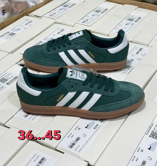 รองเท้า adidastopmirror 6