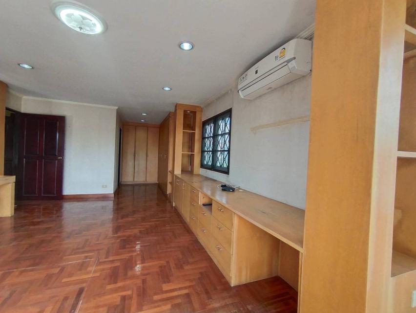 ขายบ้านเดี่ยว 2 ชั้นนอกโครงการ ใจกลางเพชรเกษม(ซอยเพชรเกษม 68)หลังมุมติดถนนซอย ขนาด 214 ตารางวา 9