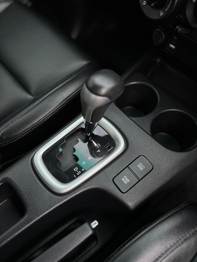Toyota Hilux Revo 2.4 E 7