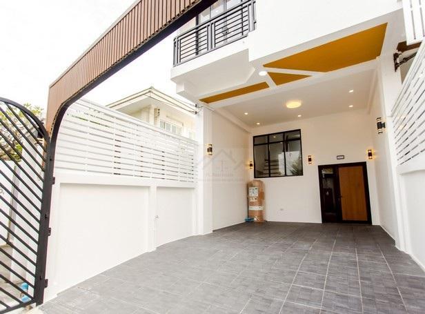 ขายทาวน์โฮม 3 ชั้น 28 ตร.ว. ถนนประดิษฐ์มนูธรรม 10 ซอยร่วมน้ำใจ รีโนเวทใหม่ทั้งหลัง 1