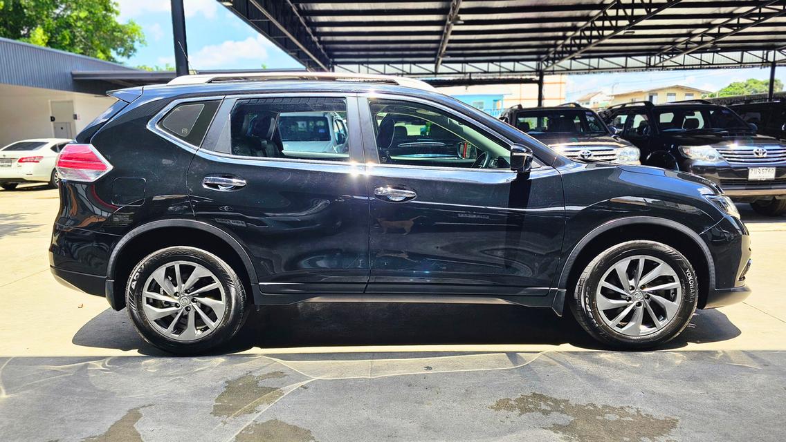 ขายรถ nissan X-Trail 2.5V 4WD ปี 2015 สีดำ เกียร์ออโต้ รูปย่อยที่ 4