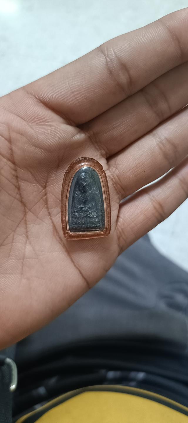 หลวงพ่อทาบ วัดกระบกขึ้นผึ้งระยอง พิมพ์หลวงปู่ทวด ปี 2505 หลวงปู่ทิมปลุกเสก ( เหลียมกรอบเก่า ) พระเก่าผ่านมาหลายปีสภาพแบบนี้ถือว่ายังสวยอยู่