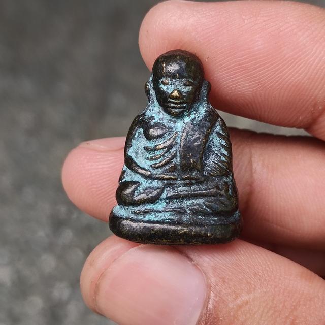 หล่อหลวงพ่อเงินปืนแตก