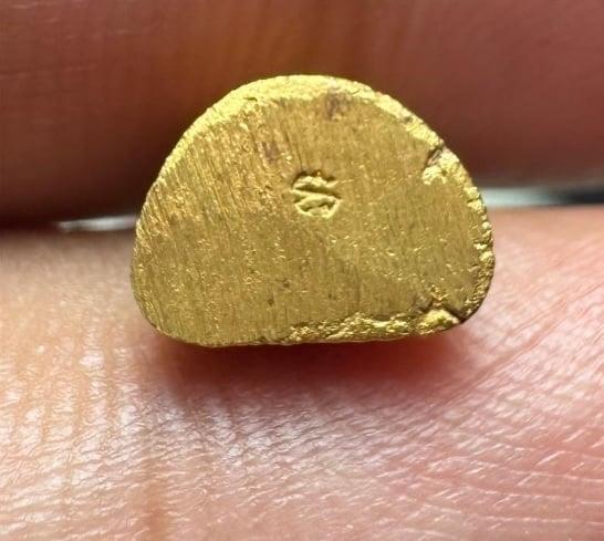 หลวงปู่ บุดดา ถาวโร รุ่น เจ้าสัว เนื้อทองคำ