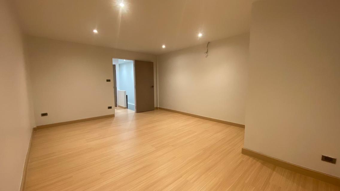 ขายทาวน์เฮ้าส์ ซ.โรงนมตรามะลิ(อุดมเดช) ติดถ.สุขุมวิท(ปากน้ำ) ใกล้ BTS ช้างเอราวัณ 280 ม. สมุทรปราการ l รีโนเวทใหม่ พร้อมอยู่ 8