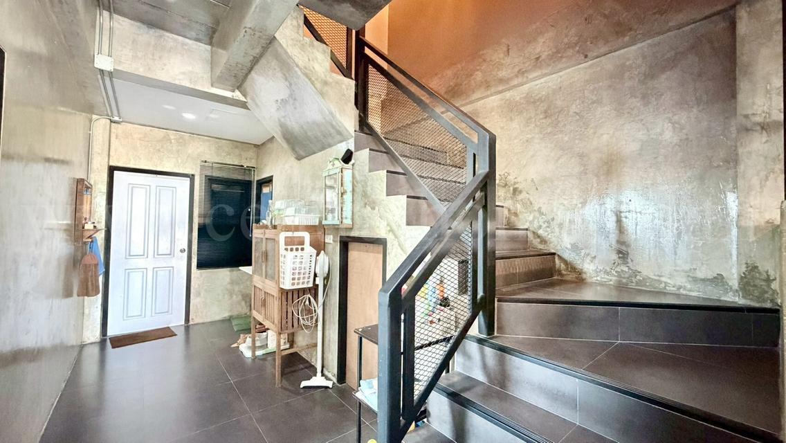 ทาวน์โฮม เด่นชัย คลองกันยา บางพลี หลังริม พื้นที่กว้าง ตกแต่งสไตล์ลอฟท์ 9