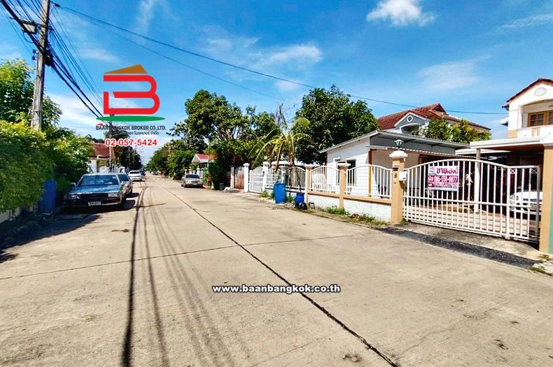 บ้านแฝด บ้านซื่อตรง ดอนเมือง เนื้อที่ 55 ตรว. (ใกล้เทศบาลเมืองคูคต) ถนนลำลูกกา ตำบลคูคต อำเภอลำลูกกา ปทุมธานี 11