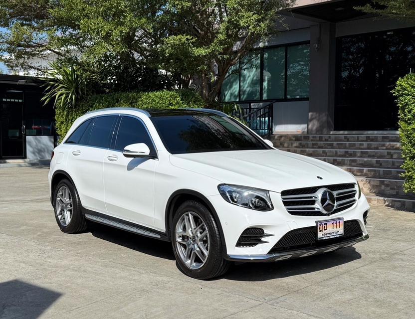 2020 BENZ GLC 250D AMG รถมือเดียวออกป้ายแดง รถวิ่งน้อย เข้าศูนย์ทุกระยะ ไม่เคยมีอุบัติเหตุครับ