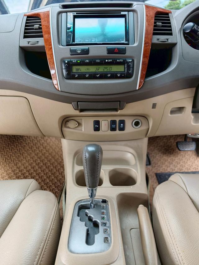 Toyota Fortuner 3.0 V 2WD AT ปี 2009 20