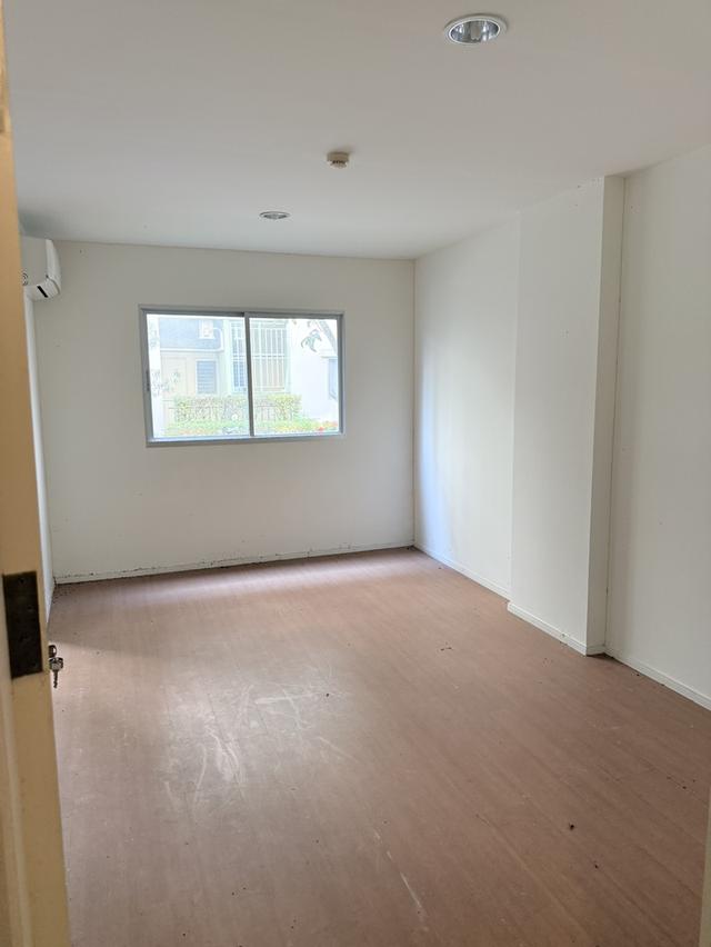 คอนโดโครงการลุมพินี ทาวน์ชิป รังสิตคลอง 1 ราคาขาย 700,000 บาท ลดราคาเหลือ 500,000 บาท 5