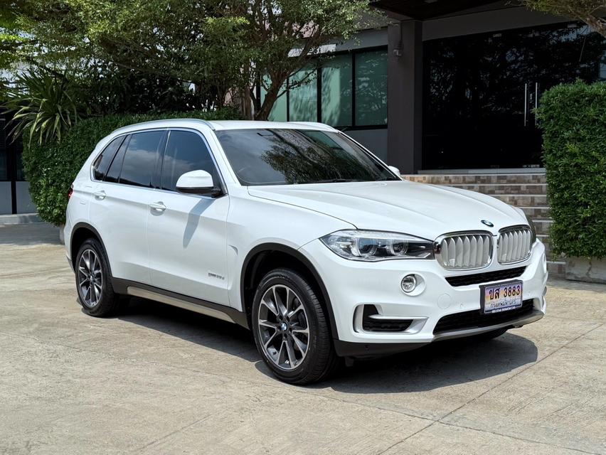 2015 BMW X5 20D รถมือเดียวออกป้ายแดง รถวิ่งน้อย รถเข้าศูนย์ทุกระยะ ไม่เคยมีอุบัติเหตุครับ