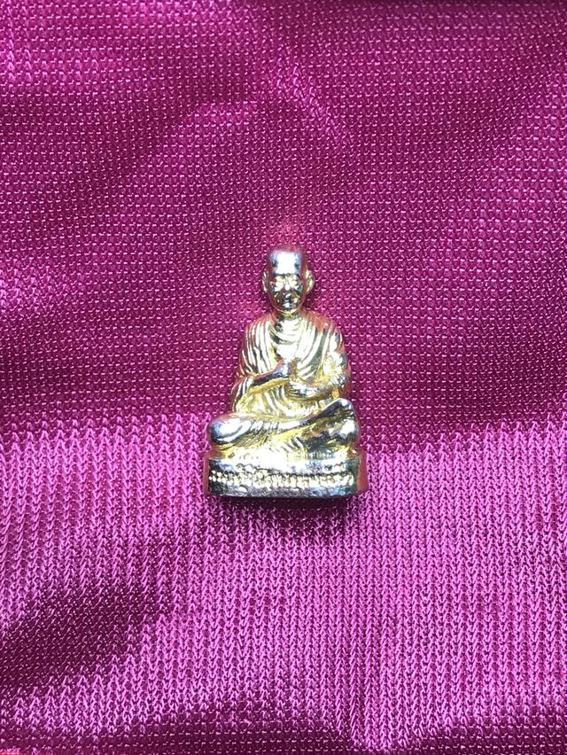 รูปหล่อลอยองค์สมเด็จพุฒาจารย์โต ออกวัดสรพงษ์ จ.นครราชสีมา รุ่นวันนี้รวย