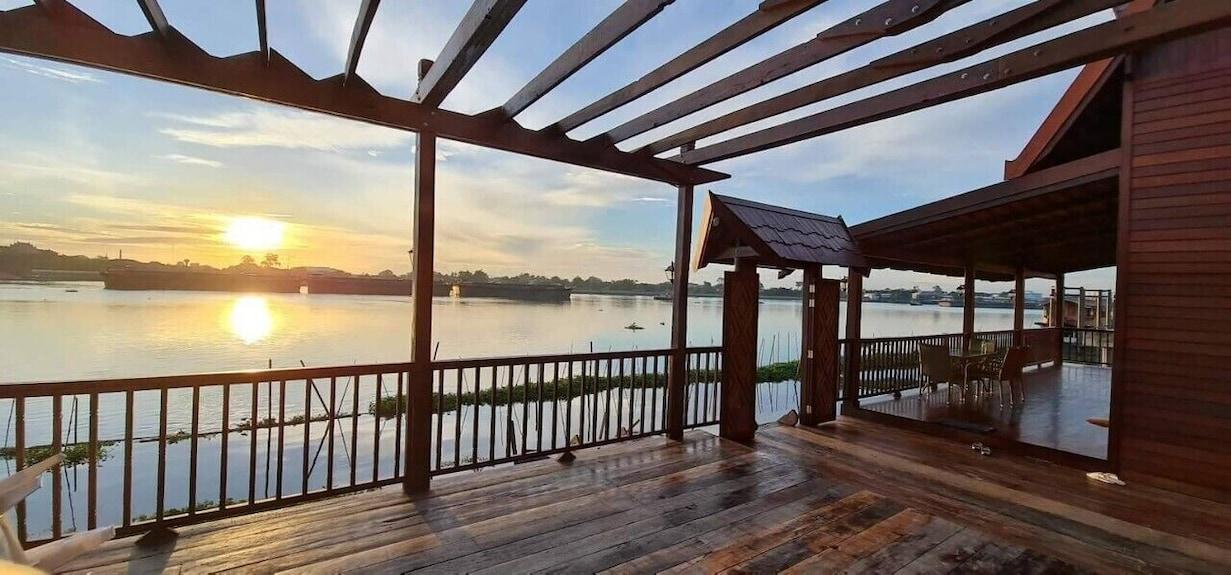 ขายบ้านพร้อมที่ดิน luxury house ติดแม่น้ำเจ้าพระยาที่ดินประมาณ 1ไร่ บ้านไม้ 2หลัง 6ห้องนอน 6ห้องน้ำ จังหวัดปทุมธานี ใกล้ บริษัทเสริมสุข 5
