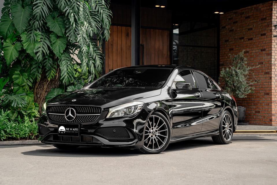 “Mercedes-Benz CLA250 AMG White Art Edition” ปี 2019
