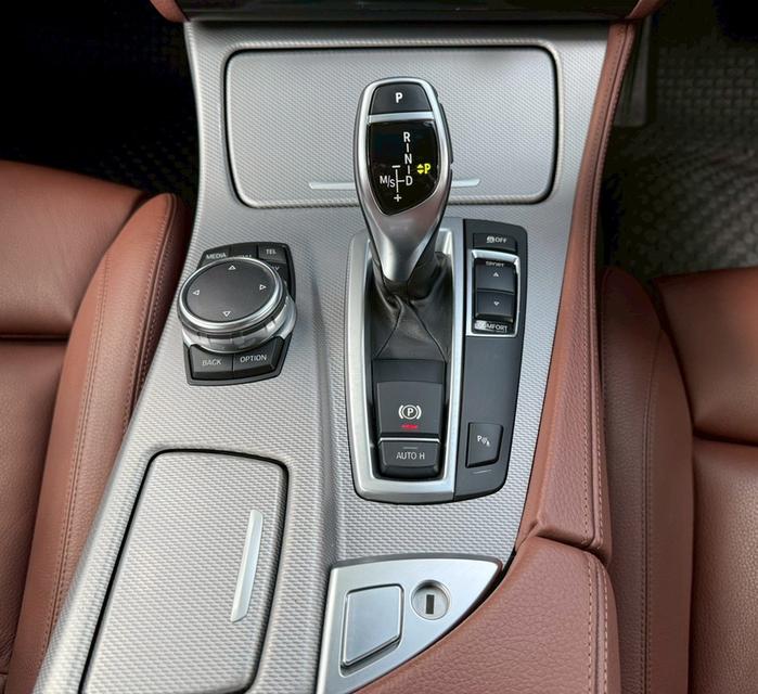 BMW 528i M Sport LCi ปี 15 สีดำ สวยสุดในรุ่น ใช้น้อย 11