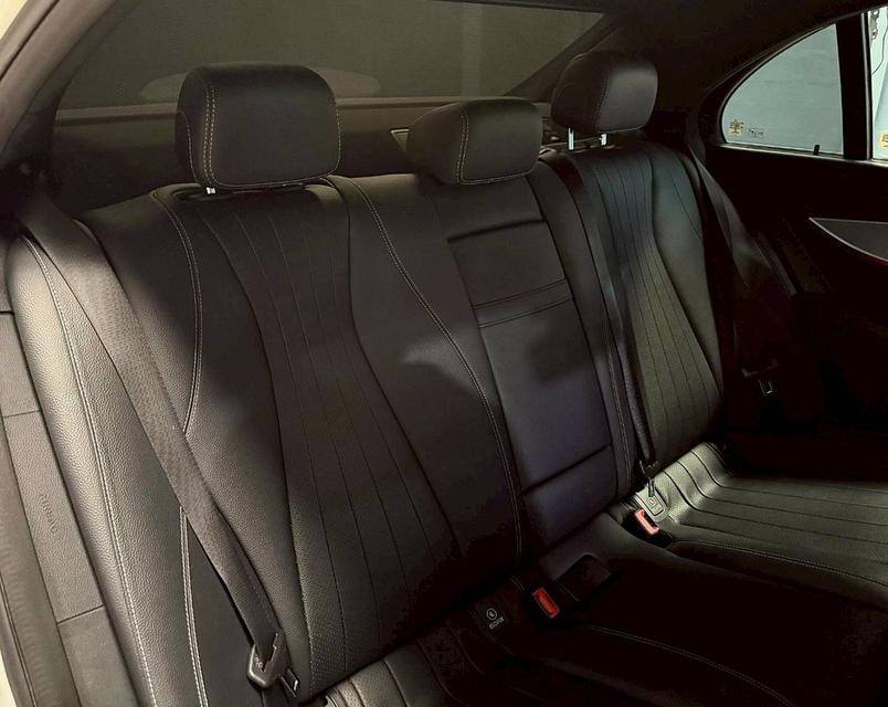 Mercedes-Benz E220d Avantgarde W213 ปี 2017 13