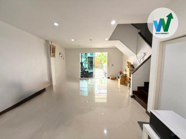 ขายบ้านใกล้นิคมเจโม เอชทูโอ บางนา หลังมุม พื้นที่กว้าง ทำเลดี ติดถนนใหญ่ เดินทางสะดวก ใกล้มอเตอร์เวย์ เมกาบางนา 7