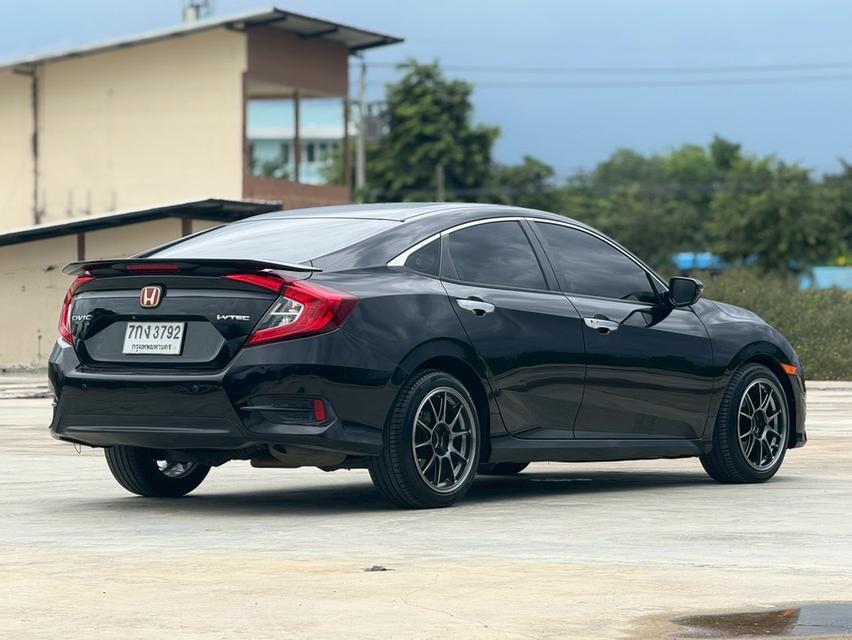Honda Civic FC 1.8 EL CVT   2018 สีดำ  ออโต้  10