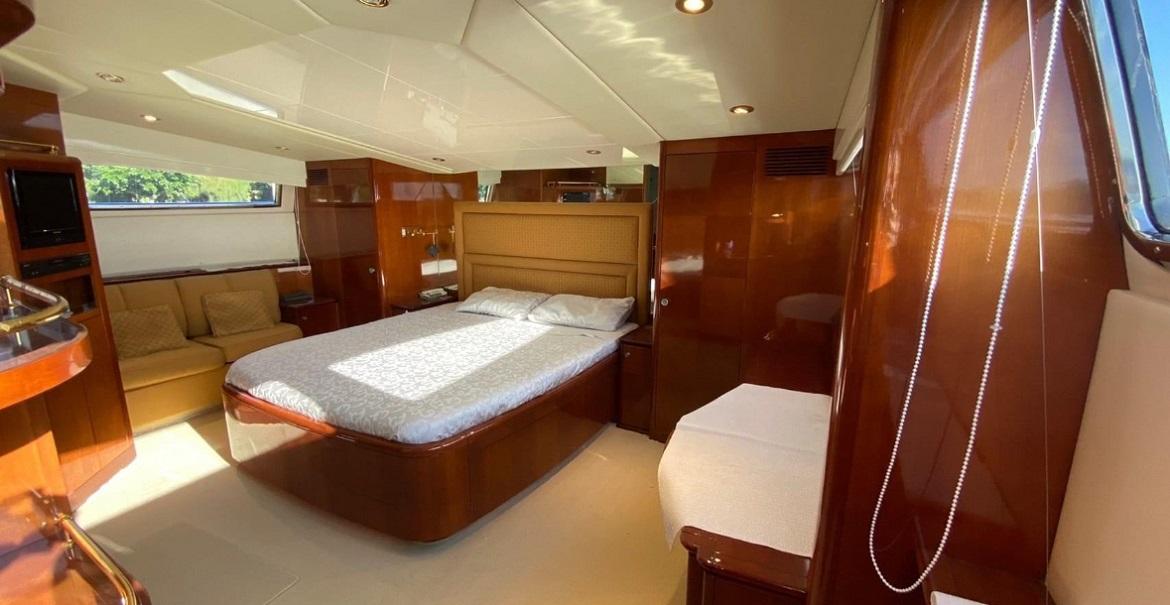 YACHT AZIMUT JUMBO 100 Feet 3