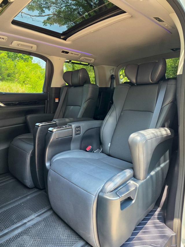 Toyota ALPHARD 2.5SC PACKAGE สีขาว ปี 2023 ไมล์ 30,000 กม. รูปที่ 12