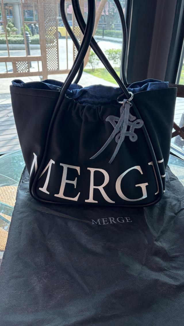 กระเป๋า  Merge ไซส์ L สุพรรณนัดรับในตัวเมืองได้เลยครับ รูปที่ 2