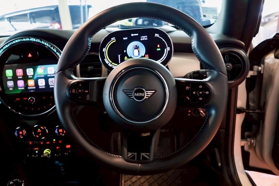 รหัสรถ MMA2200 MINI Cooper SE LCI ปี 2021 วิ่ง 23,XXX KM. สี White Silver มือเดียว 8