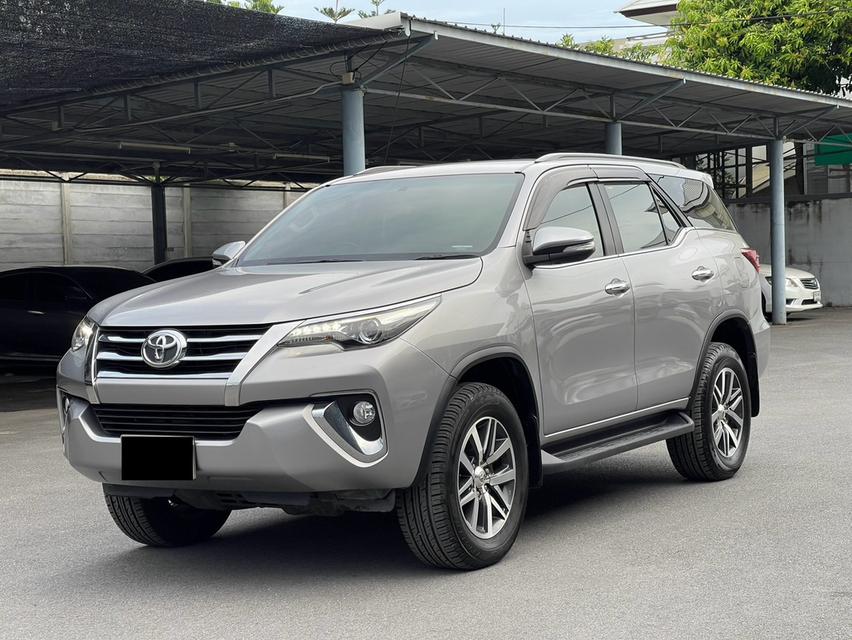 Toyota Fortuner 2.4 V ปี 2017 