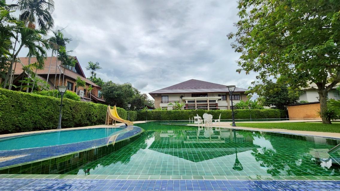 ขายด่วน ที่ดินเปล่า ในโครงการ มบ.สารินปาร์ค เนื้อที่ 437.7 ตรว. (แปลงมุม) แปลงสวย ซ. รัชดา 66 7
