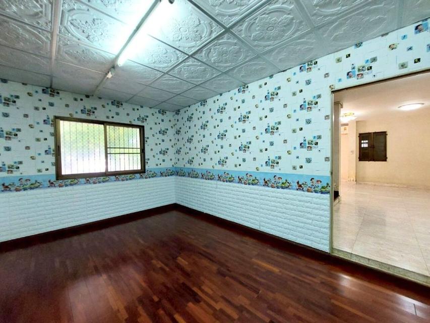 ขายบ้านเดี่ยว 2 ชั้น หมู่บ้านเพชรวัฒนะ ถ.เลียบคลองประปา ทำเลดี เดินทางสะดวก ใกล้รถไฟฟ้าสายสีชมพู  14